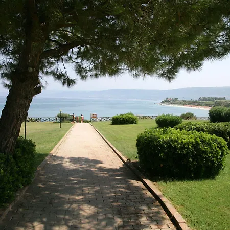 Hotel Baia Della Rocchetta 3*
