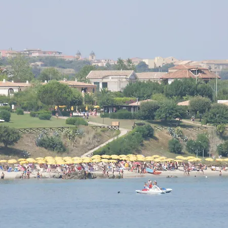 Baia Della Rocchetta 3* 赞布隆内