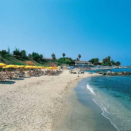 Baia Della Rocchetta ザンブローネ