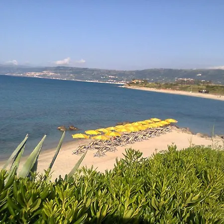 Hotel Baia Della Rocchetta 3*