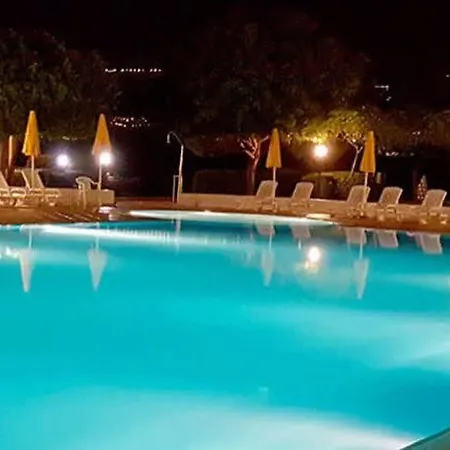 Baia Della Rocchetta ホテル 3*